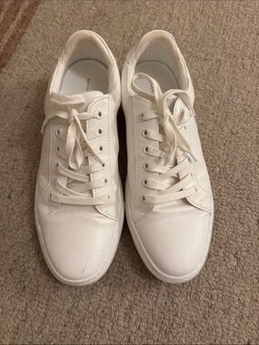 Banana Republic White Low-Top Leather Sneakers